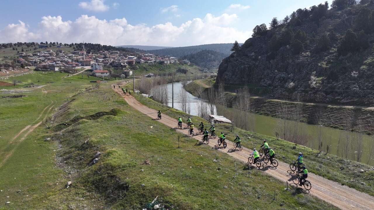 Konya’da bisikletçiler tarihe ve doğaya doğru pedal çevirdi 12